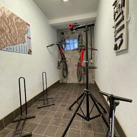 Biker'S Blue Cove Apartment Finale Ligure Bagian luar foto